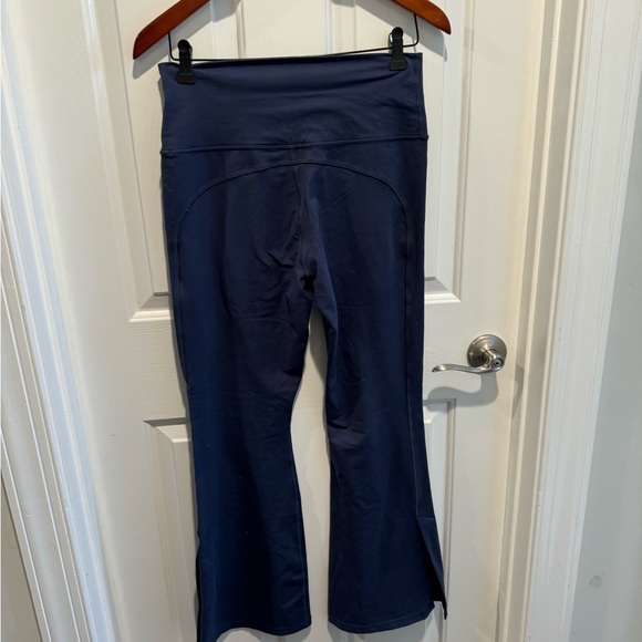 Offline by Aerie The Hugger Navy Bootcut Leggings Size L Short - Picture 6 of 13